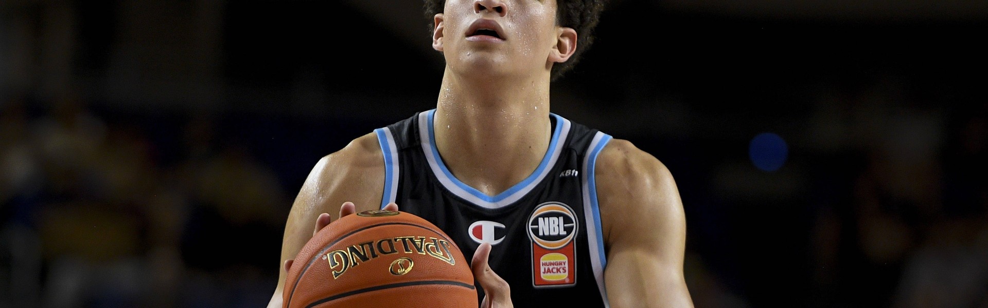 美记：雄鹿/勇士/雷霆等队关注卡里姆·洛佩斯 行情预计10-18顺位