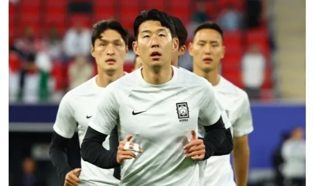 韩国内讧亚洲杯出局？孙兴慜与李刚仁争吵手指脱臼