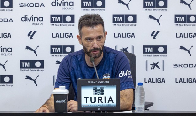 瓦伦主帅：西甲理应保障球迷权益；1-7和0-5是执教生涯的重挫