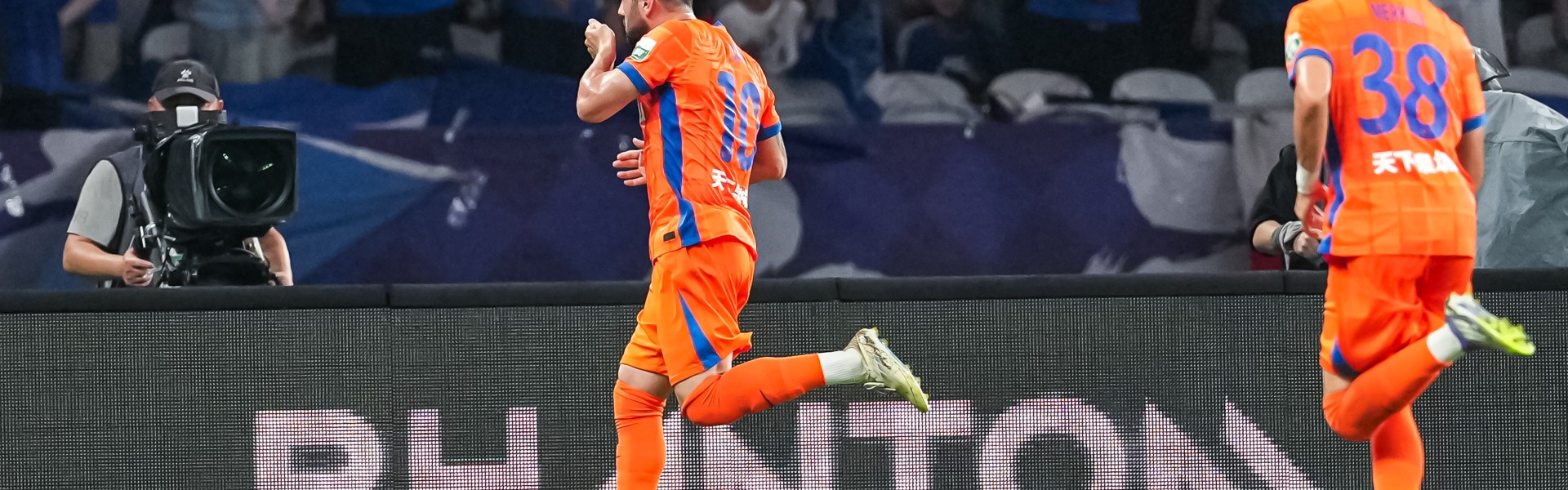 金靴稳了？卡扎近2场对国安&amp;amp;申花狂进7球，近7场轰14球&amp;amp;赛季22球